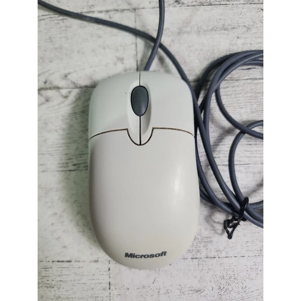 y2K Microsoft Basic Optical Wired USB 3-Button Mouse X800898-122 Off White